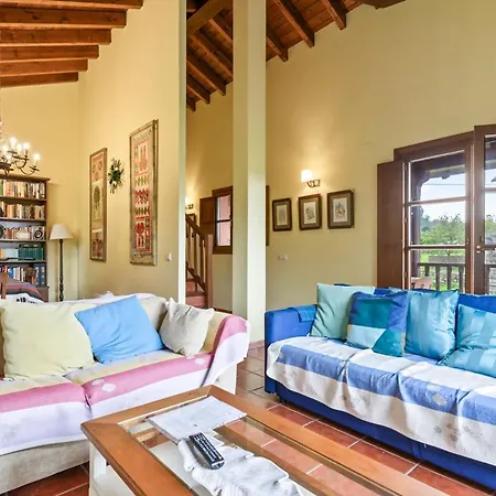 Casa Entrecinas En Collera