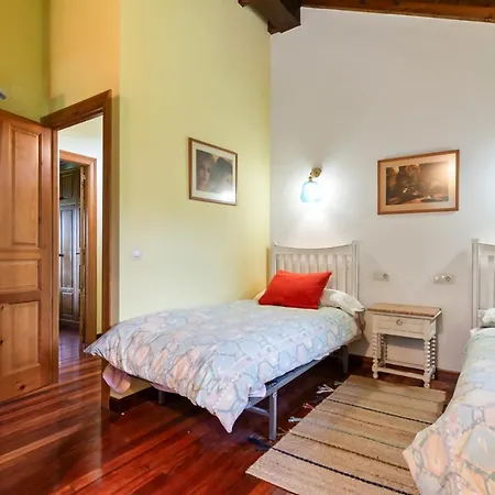 Casa Entrecinas En * Collera