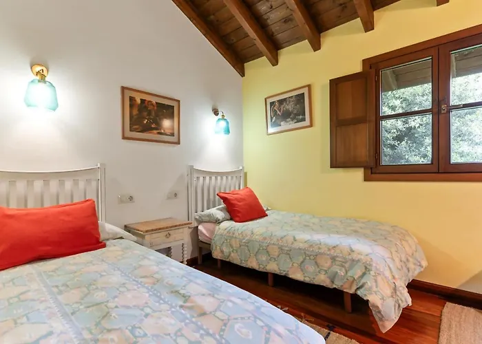 Casa Entrecinas En * Collera